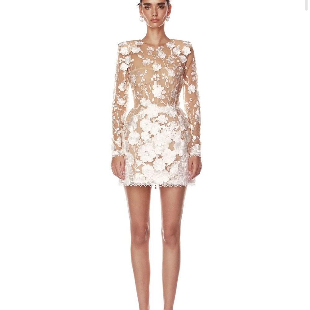 Bouquet Maraya White Long Sleeve Mini Dress